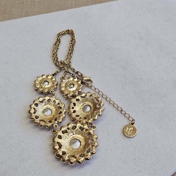 SET!  Liz Claiborne Jeweled Necklace and Dyed Shell Stretchy Bracelet Set - Picture 12 of 12